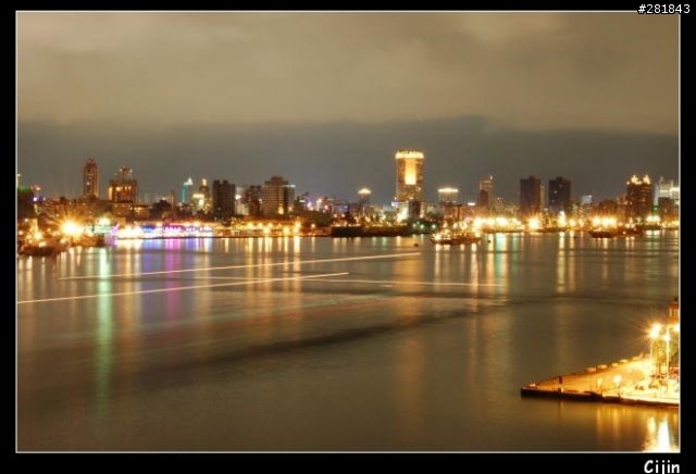 [老掉牙]旗津拍的高雄市夜景(5P)