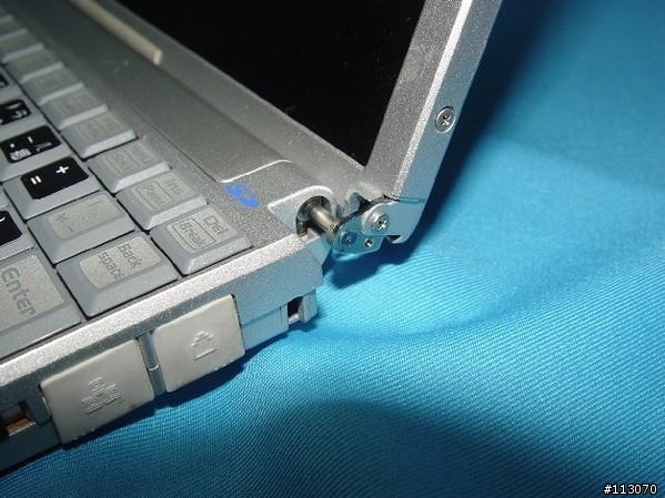 [求助]Panasonic CF-W2 R1 R2系列筆記型電腦 右側的蓋子