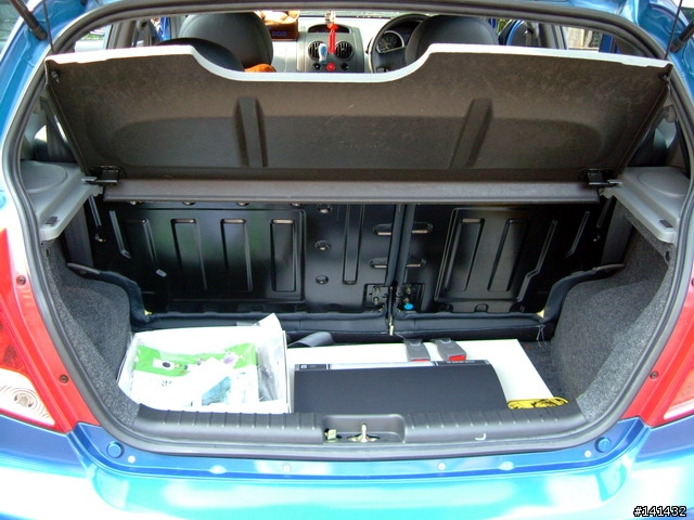 [分享] 屬於年輕人的小車 青春洋溢的Chevrolet Aveo5！(Pg.2 - 換新rims!)