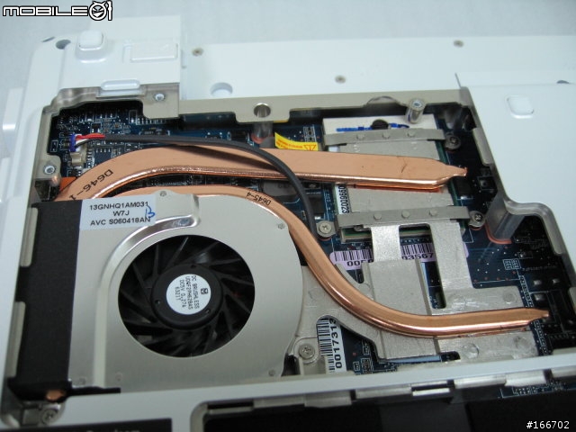ASUS W7J 搭載Nvidia Geforce go 7400 純白魅力體驗.