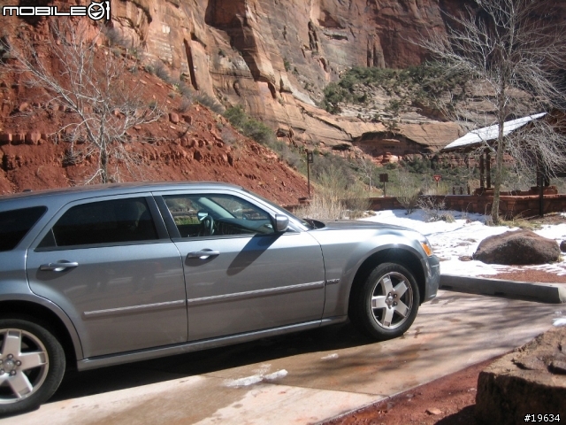 [分享] 5.7L 340 HP的DODGE MAGNUM 好車一台
