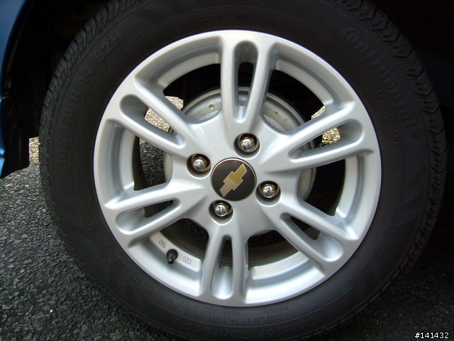 [分享] 屬於年輕人的小車 青春洋溢的Chevrolet Aveo5！(Pg.2 - 換新rims!)