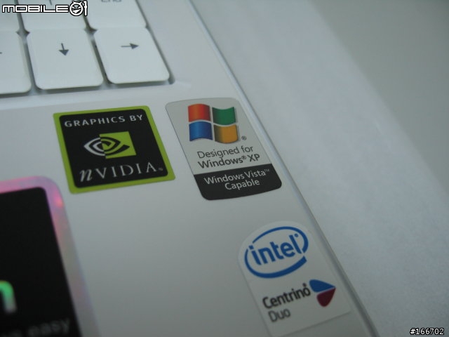 ASUS W7J 搭載Nvidia Geforce go 7400 純白魅力體驗.