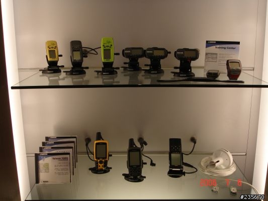 [分享]到GARMIN汐止總公司送修C320,分享各機種GPS相片