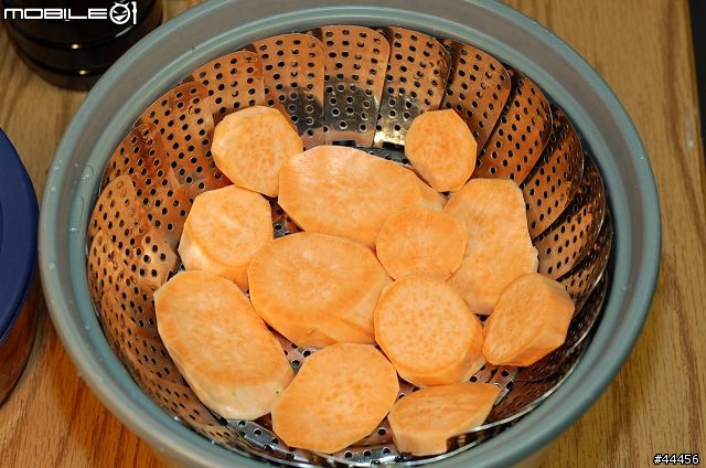 [藍色北極熊的廚房 part 5] 簡簡單單做  " 粉蒸排骨 "