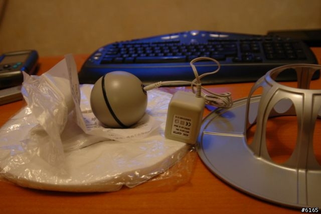 小強推介 - 高科技智能電腦潔地機械人