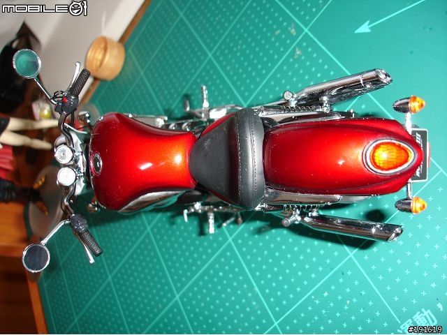 修正版  克勞德 凱旋重型機車  與他的夥伴