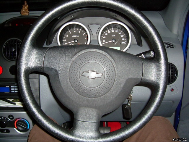 [分享] 屬於年輕人的小車 青春洋溢的Chevrolet Aveo5！(Pg.2 - 換新rims!)