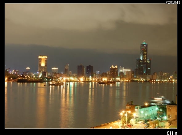 [老掉牙]旗津拍的高雄市夜景(5P)