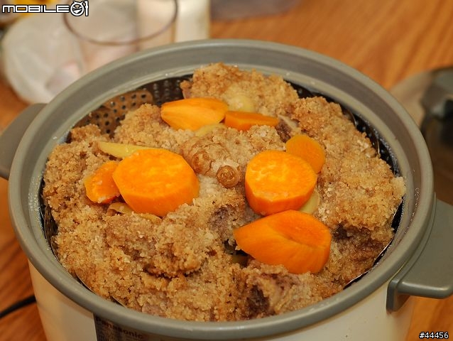 [藍色北極熊的廚房 part 5] 簡簡單單做  " 粉蒸排骨 "