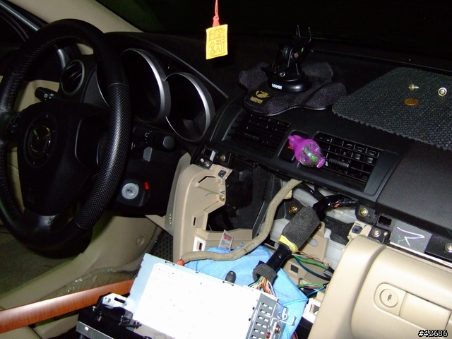 Mazda3 的原廠 mp3 主機...韌體不合 ?  (分享)