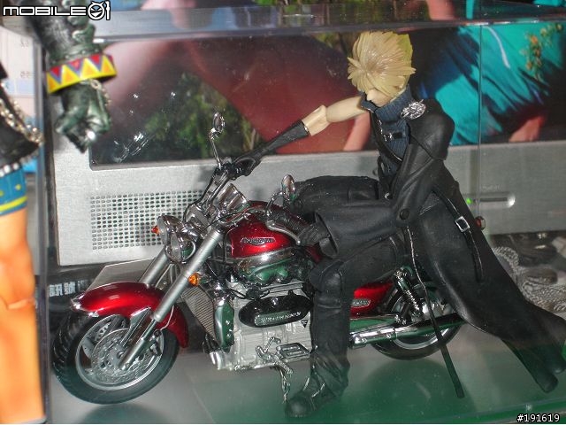 修正版  克勞德 凱旋重型機車  與他的夥伴