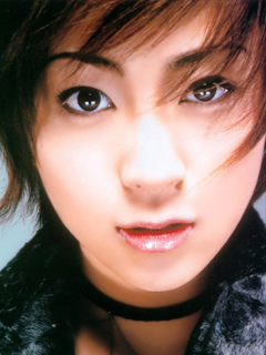 [分享桌布 240x320] 宇多田光 (新增超人再起)