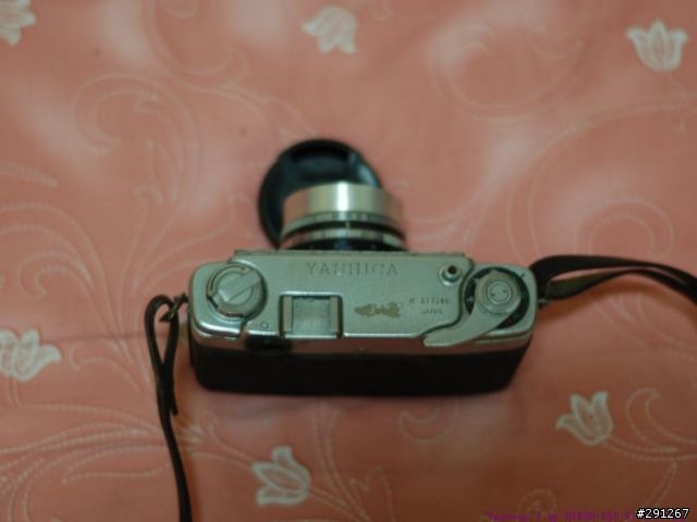 在媽媽的衣櫃裡翻出1961年日本發售的古董相機Yashica J