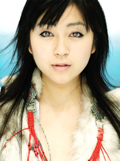 [分享桌布 240x320] 宇多田光 (新增超人再起)