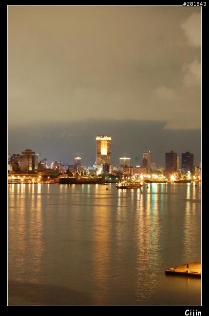 [老掉牙]旗津拍的高雄市夜景(5P)