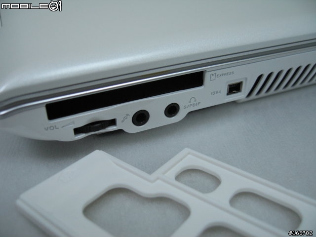 ASUS W7J 搭載Nvidia Geforce go 7400 純白魅力體驗.