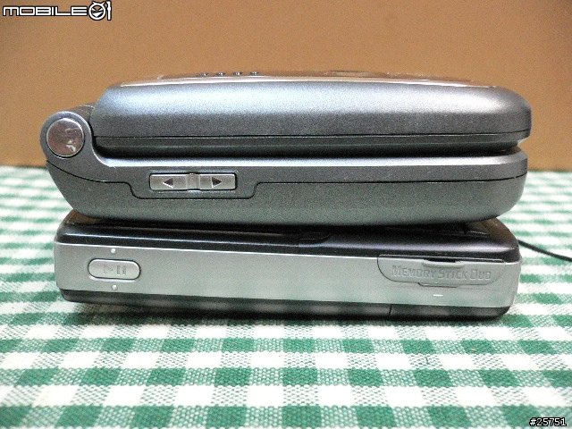 [分享][拆箱]市話還是手機? Uniden 5.8Ghz ELT560