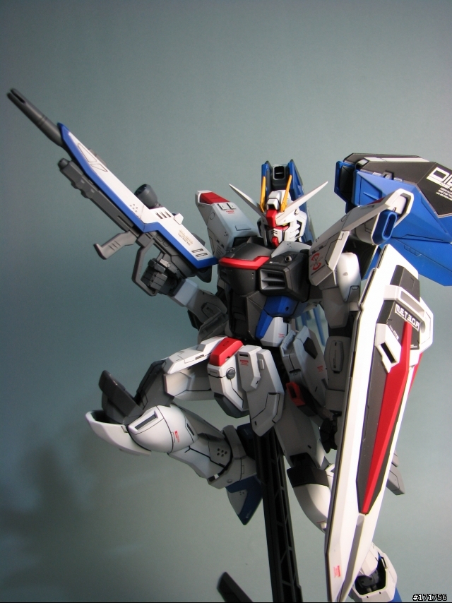 [高難度的逸品!?] 第九彈 1/100 MG Freedom Gundam 自由鋼彈修改版  模型製作