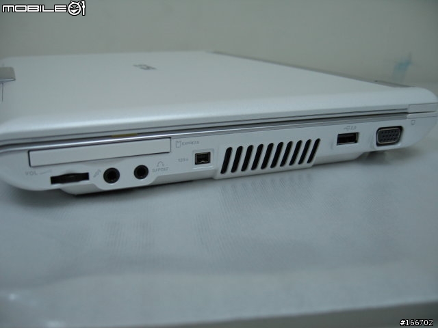 ASUS W7J 搭載Nvidia Geforce go 7400 純白魅力體驗.