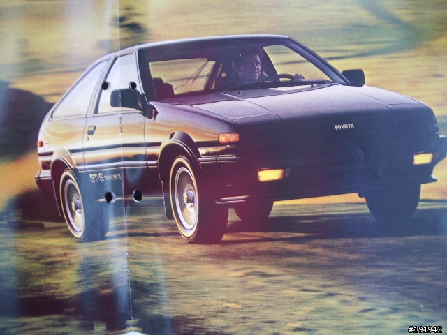 [分享]AE86 藤原豆腐店?  美規COROLLA型錄