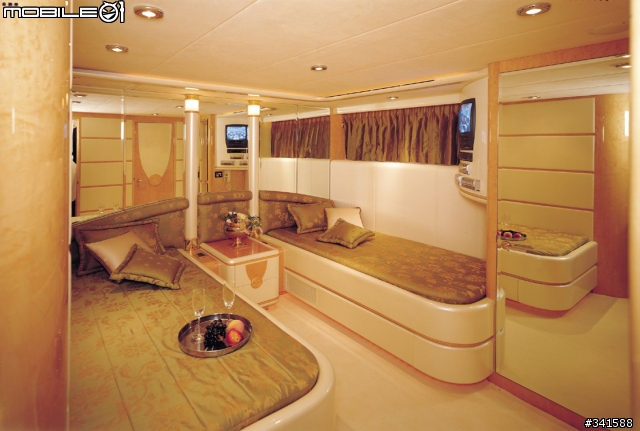 賽車名將小舒馬克的遊艇~台灣嘉鴻遊艇製造的95ft Mega yacht