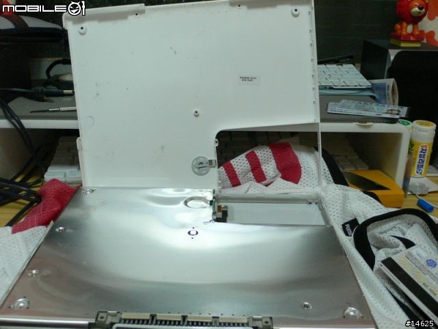 [小分享]小白換硬碟DIY~~一點也不難...讓你的小白一點也不輸人