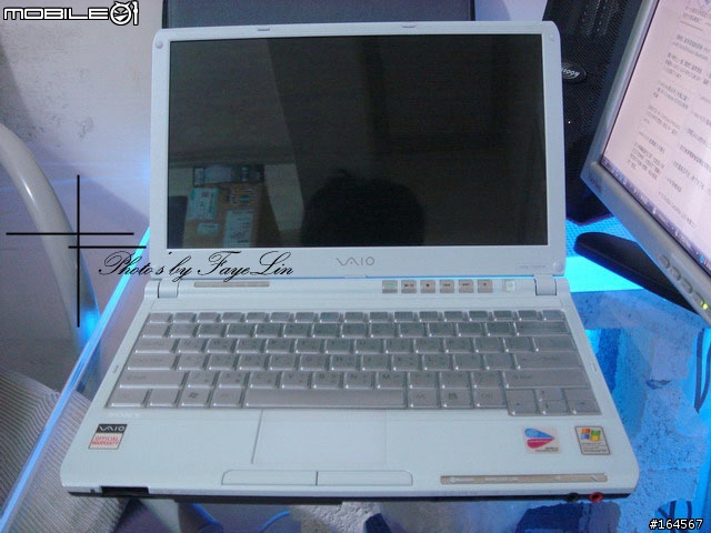[勸敗]Sony VAIO TX-26寫真集~黑與白交錯的藍色世界
