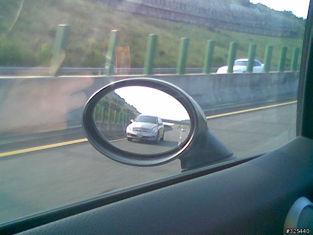 晨運中的 MB R350
