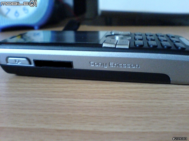 [分享] 黑色調的低沉與穩重 Sony Ericsson K510i