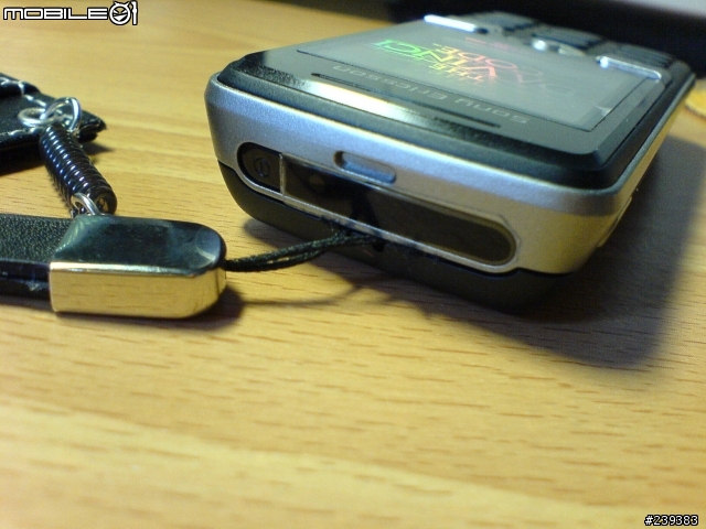 [分享] 黑色調的低沉與穩重 Sony Ericsson K510i