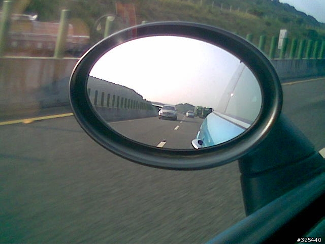 晨運中的 MB R350