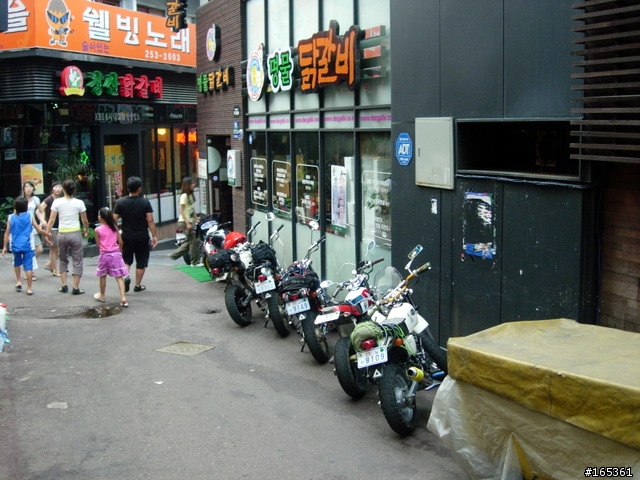 [隨手拍]韓國最近流行的機車群像