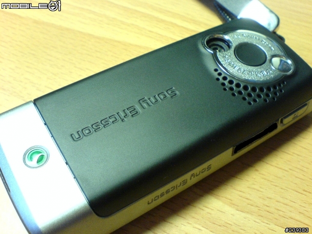 [分享] 黑色調的低沉與穩重 Sony Ericsson K510i