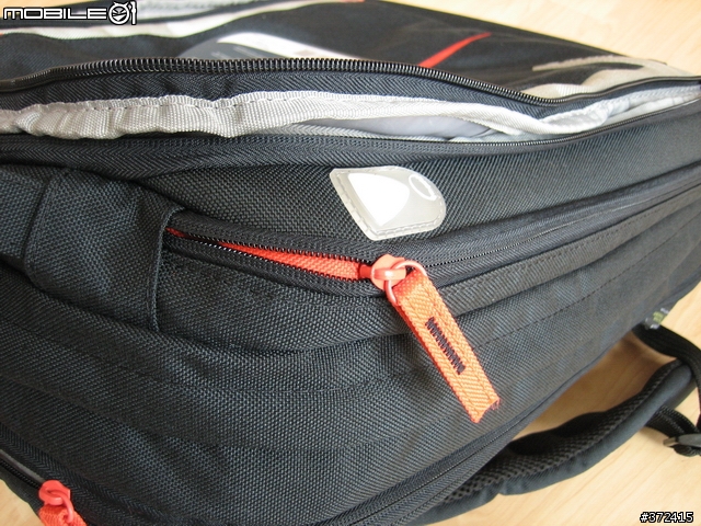 [分享] Tech Air 5702 Backpack 筆記型電腦背包