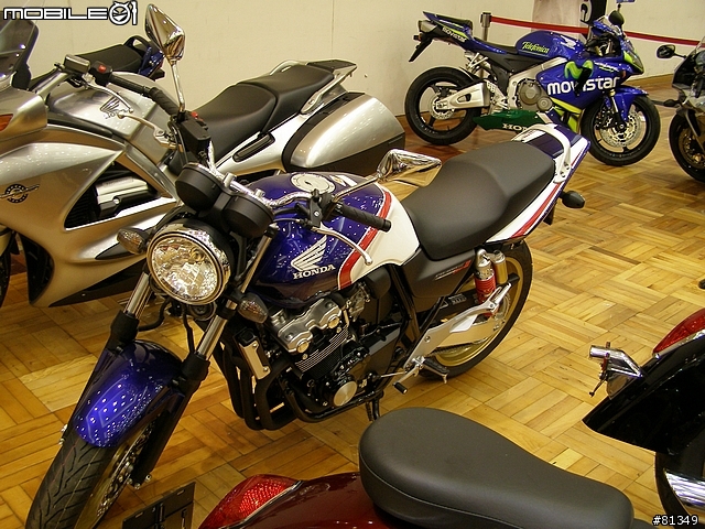 [分享]重型機車大展in台南新光三越中山店13樓(圖64張)...小心當機