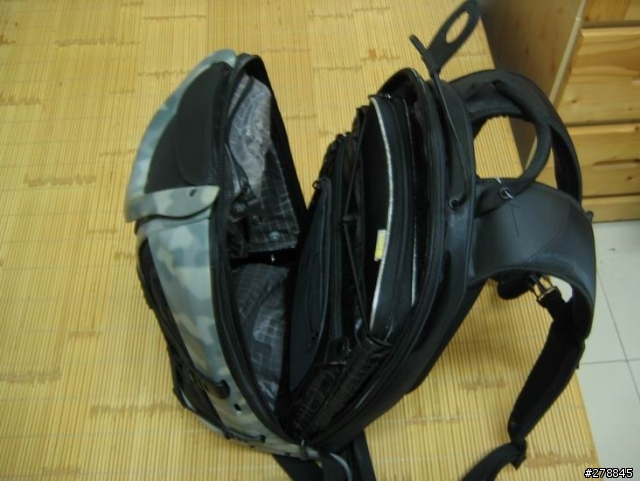 我新買的NIKE-BA1130硬殼多功能電腦包