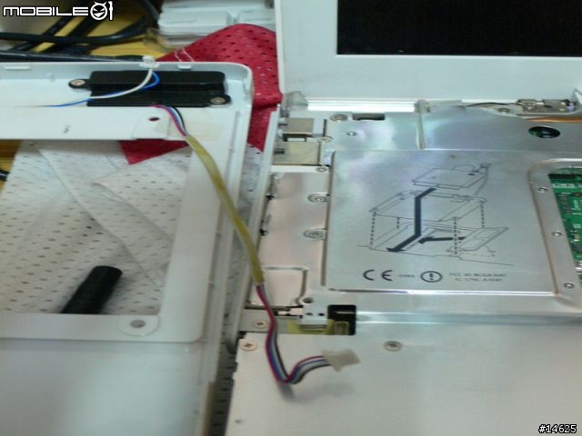 [小分享]小白換硬碟DIY~~一點也不難...讓你的小白一點也不輸人