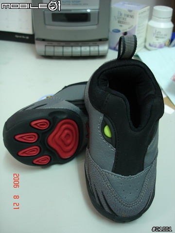Nike play 童鞋