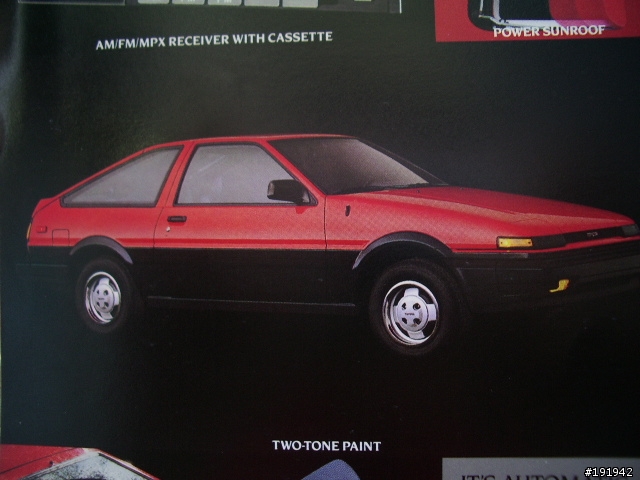 [分享]AE86 藤原豆腐店?  美規COROLLA型錄