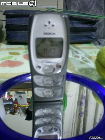 NOKIA號稱的最後一支黑白手機...麻煩攝影大哥指點迷津...謝謝！