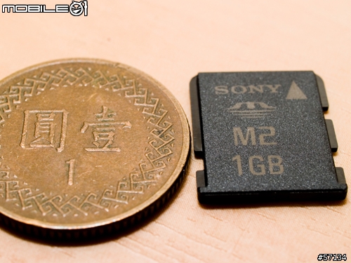[分享] Sony Ericsson M600i + M2 1GB + HBH-IV835 寫真