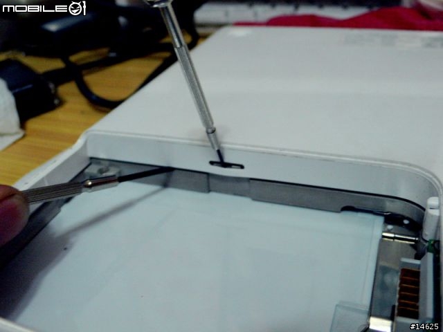 [小分享]小白換硬碟DIY~~一點也不難...讓你的小白一點也不輸人