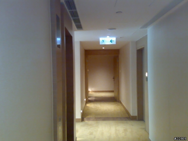 香港 HOTEL蘭桂彷, 鬧區中的寧靜