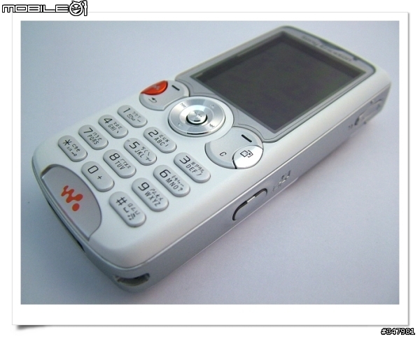 [分享] SonyEricsson w810i 黑與白的相遇 ~ 馬來西亞製第四版