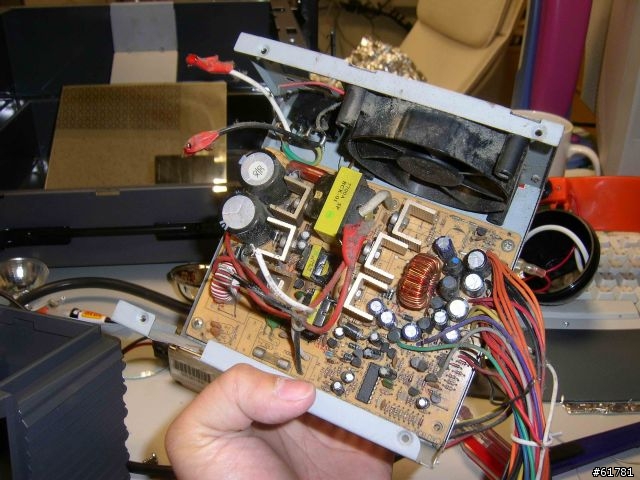 HID+LCD+OHP=安靜無聲的150吋電視