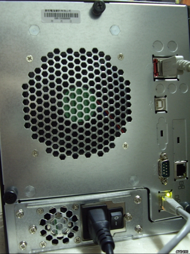 [分享]新入手支援RAID 6的Thecus N5200 NAS(圖多)