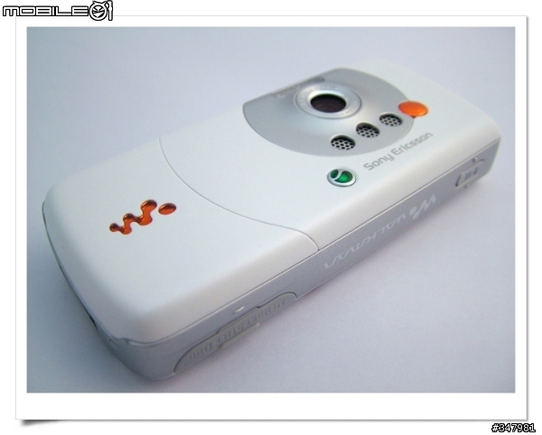 [分享] SonyEricsson w810i 黑與白的相遇 ~ 馬來西亞製第四版