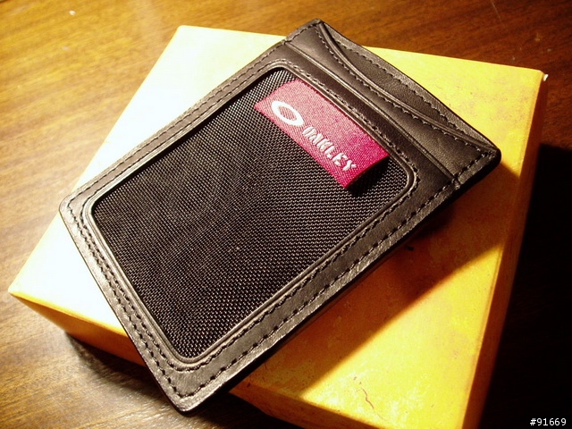 [分享]稀有OAKLEY MONEY CLIP WALLET