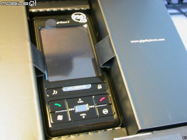 [分享兼勸敗] GigaByte G Smart i 128 開箱照 (PCHOME購買) + KRUSELL 客製化皮套貼身照
